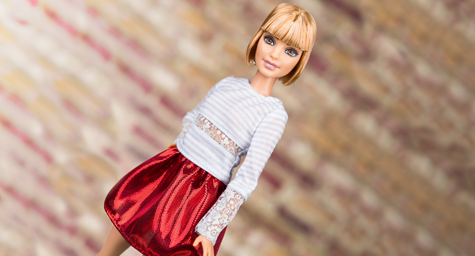 Barbie Plays to Fans with @BarbieStyle Instagram Account